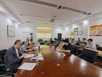 总务处召开教职工政治理论学习会议 